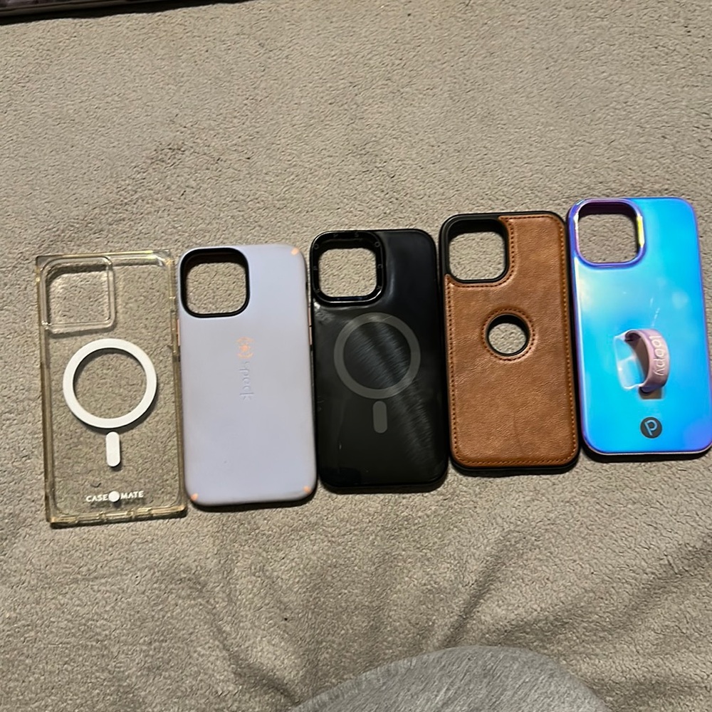 Lot of IPhone 13 Pro Max cases